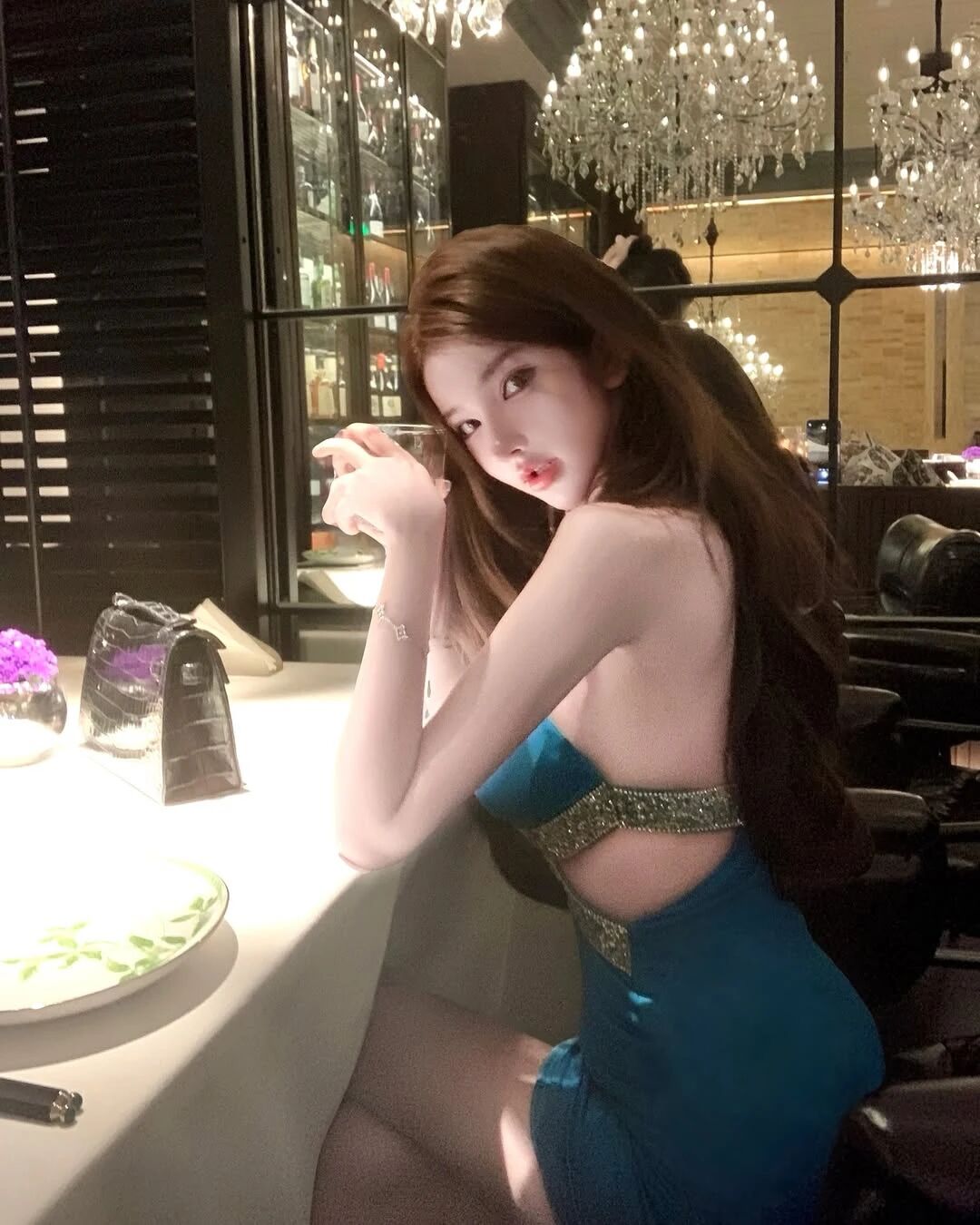 极品美腿又长又白再加上这黑丝,简直是绝了!!! 第6张 极品美腿又长又白再加上这黑丝,简直是绝了!!!