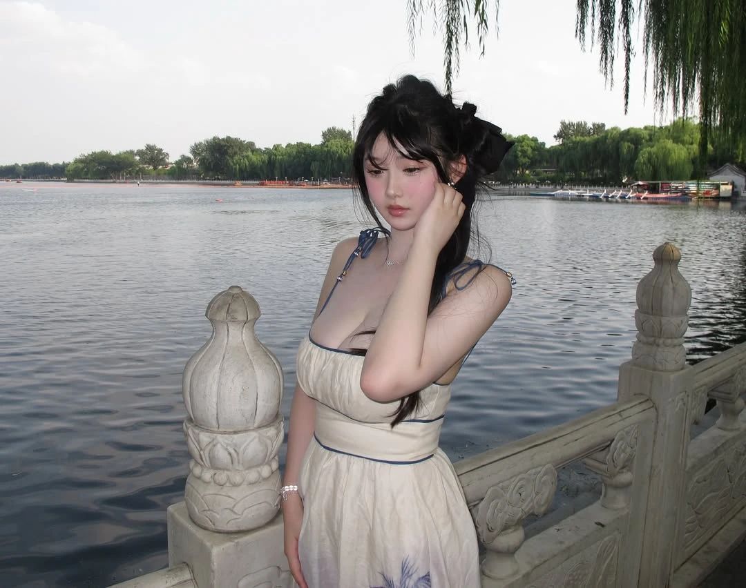 丰满身材加上这超凶上围,简直是绝了!!! 第1张 丰满身材加上这超凶上围,简直是绝了!!!