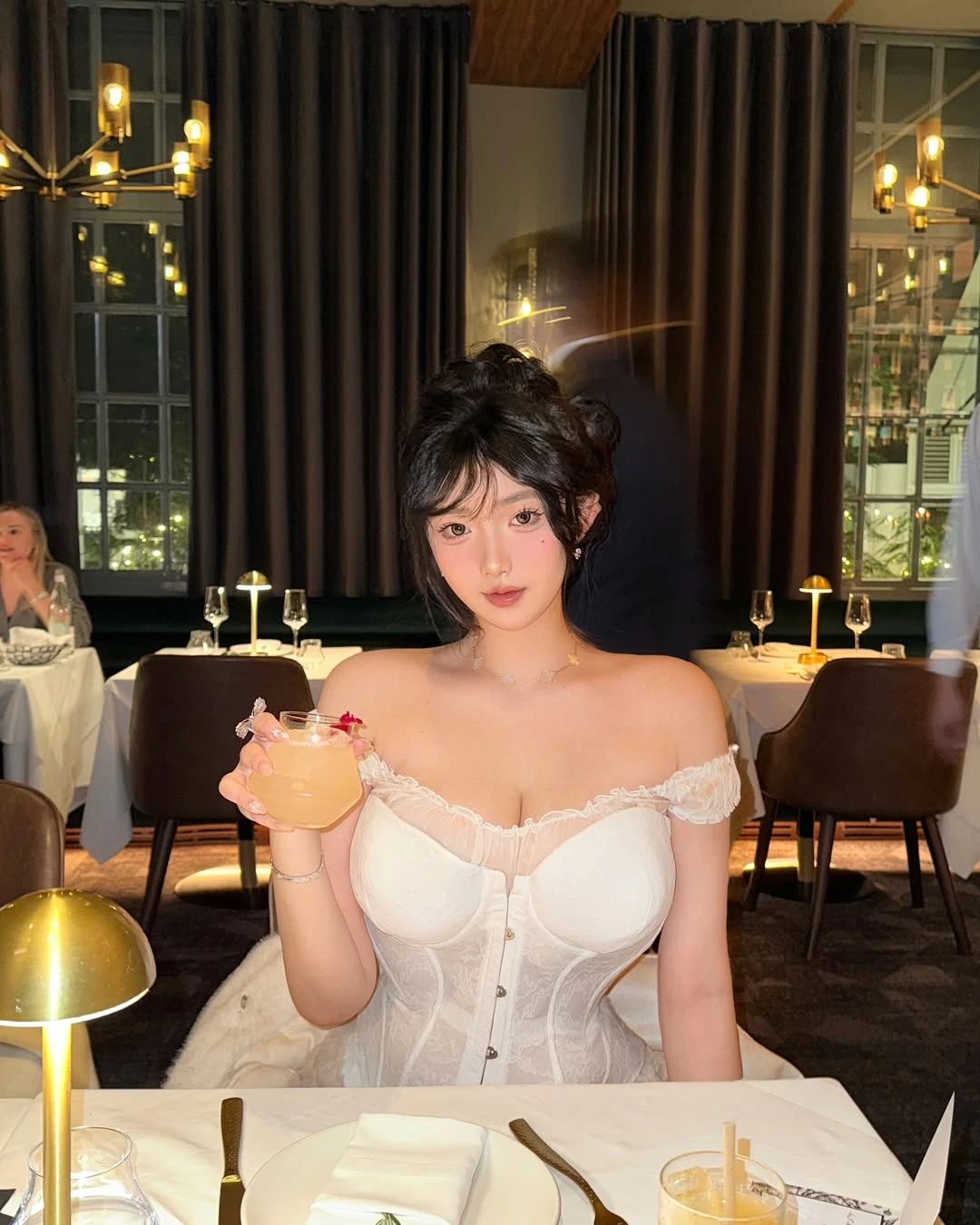 丰满身材加上这超凶上围,简直是绝了!!! 第16张 丰满身材加上这超凶上围,简直是绝了!!!