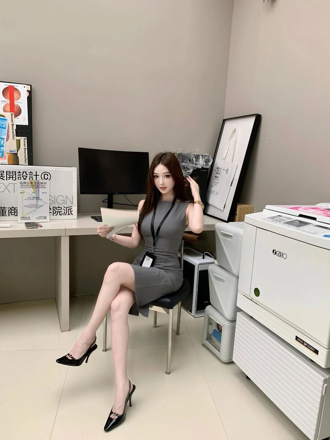 高颜值美女加上这黑丝美腿,简直是绝了!!! 第11张 高颜值美女加上这黑丝美腿,简直是绝了!!!