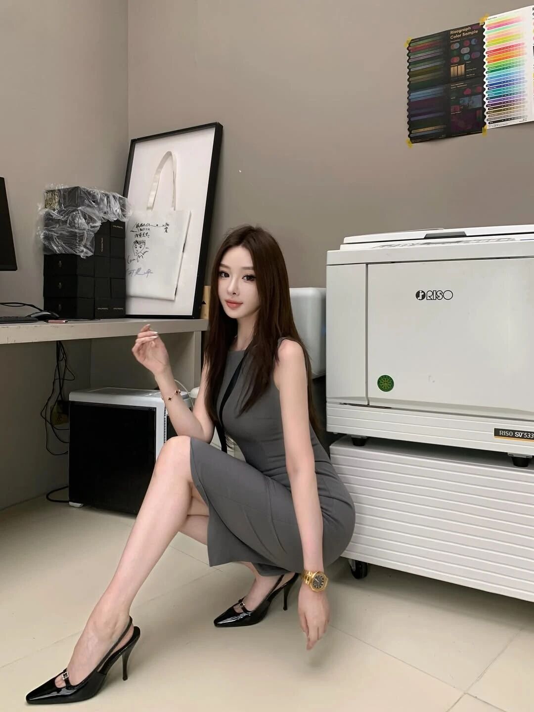 高颜值美女加上这黑丝美腿,简直是绝了!!! 第12张 高颜值美女加上这黑丝美腿,简直是绝了!!!