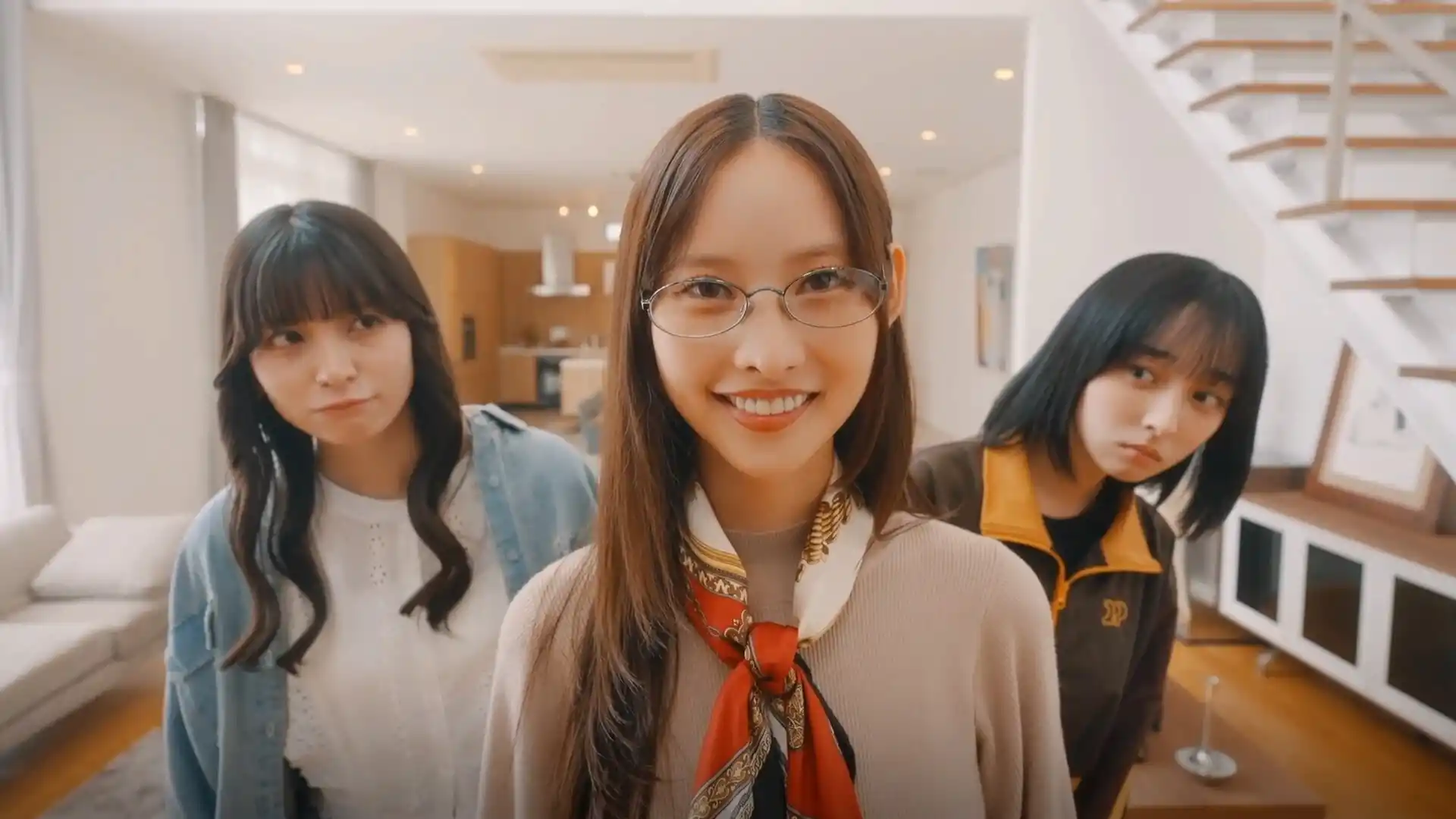 嘟嘟嘟~恋爱信号响不停,美女室友们教我如何淡定?/Roommates, Romance, and Ringing Hearts