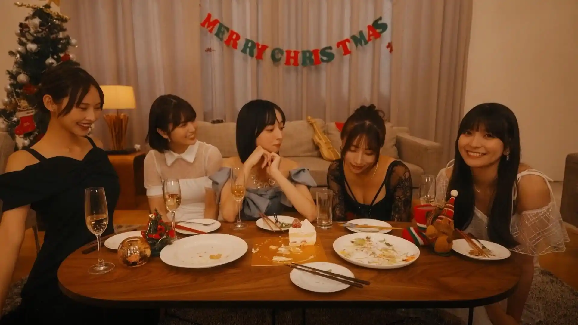 嘟嘟嘟~恋爱信号响不停,美女室友们教我如何淡定?/Roommates, Romance, and Ringing Hearts